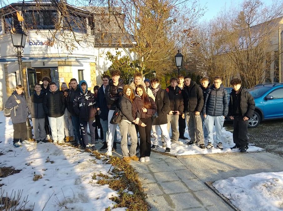 Bűvösvölgy Médiaértés-oktató Központ